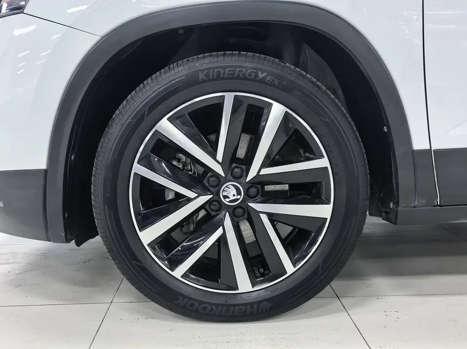 Skoda Comek Comek 2023 Modified 1.5L Automatic Comfort Edition 2023 — thumbnail 4