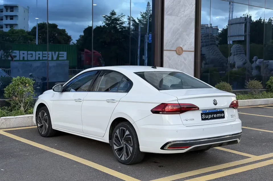 Volkswagen Bora Bora 2023 200TSI DSG Joy Edition 2023 — thumbnail 4