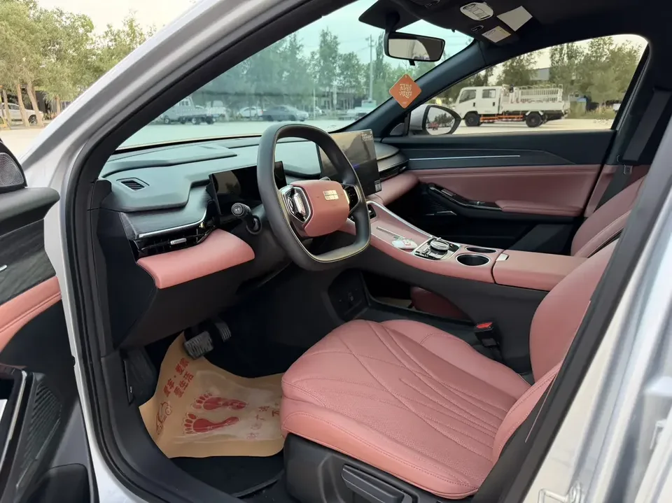 Geely Galaxy L6 Galaxy L6 2025 1.5 EM-i DHT 140KM Long-distance Version 2025 — thumbnail 3