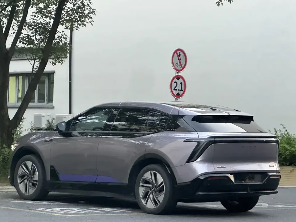 HiPhi Y HiPhi Y 2023 560km Pioneer Edition 2023 — thumbnail 2