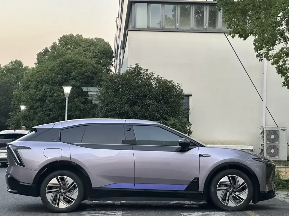 HiPhi Y HiPhi Y 2023 560km Pioneer Edition 2023 — thumbnail 3