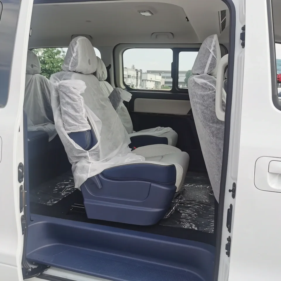 Forthing Lingzhi PLUS Lingzhi PLUS 2024 2.0L CNG Manual Luxury 7 Seaters 2025 — thumbnail 5