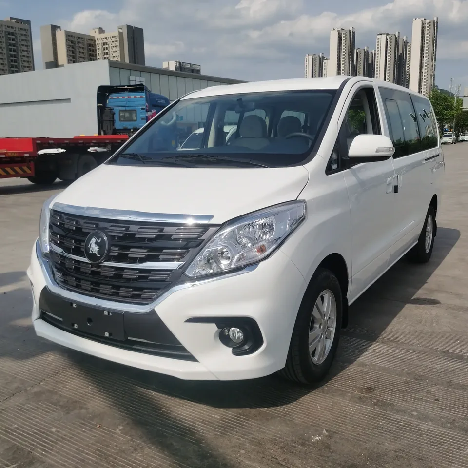 Forthing Lingzhi PLUS Lingzhi PLUS 2024 2.0L CNG Manual Luxury 7 Seaters 2025 — photo 1, buy with delivery to Moscow
