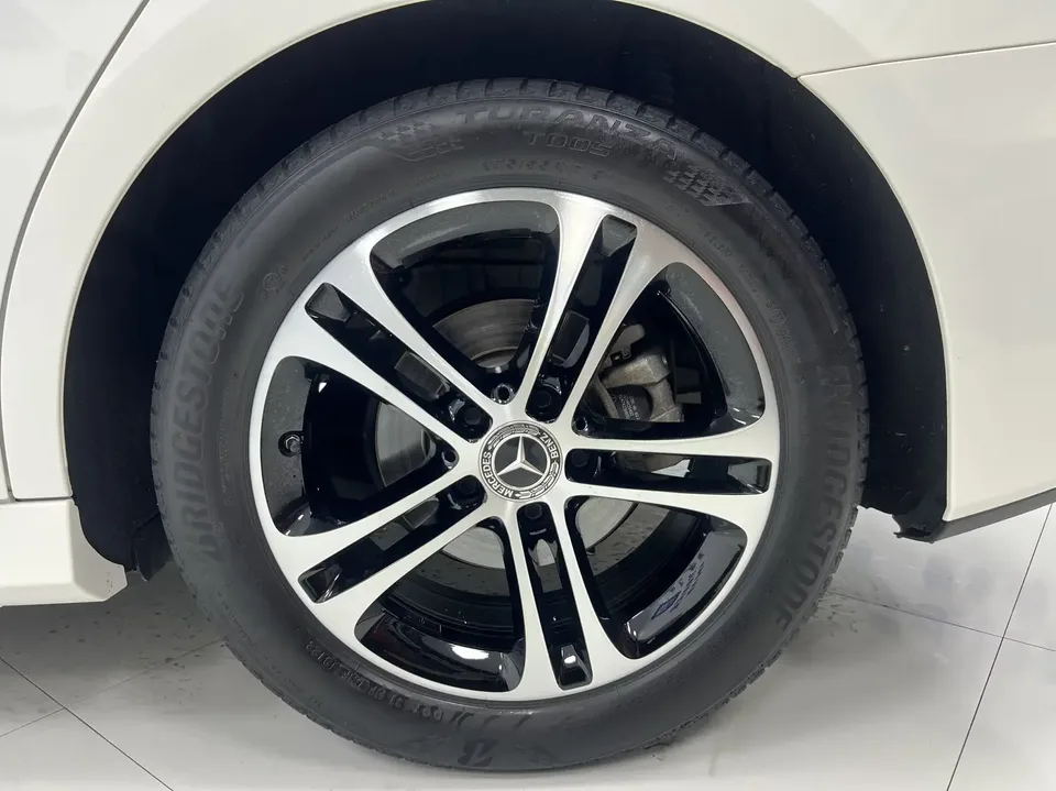 Mercedes-Benz Klasa A Mercedes Benz A Class 2022 A 180 L Sports Sedan 2023 — thumbnail 2