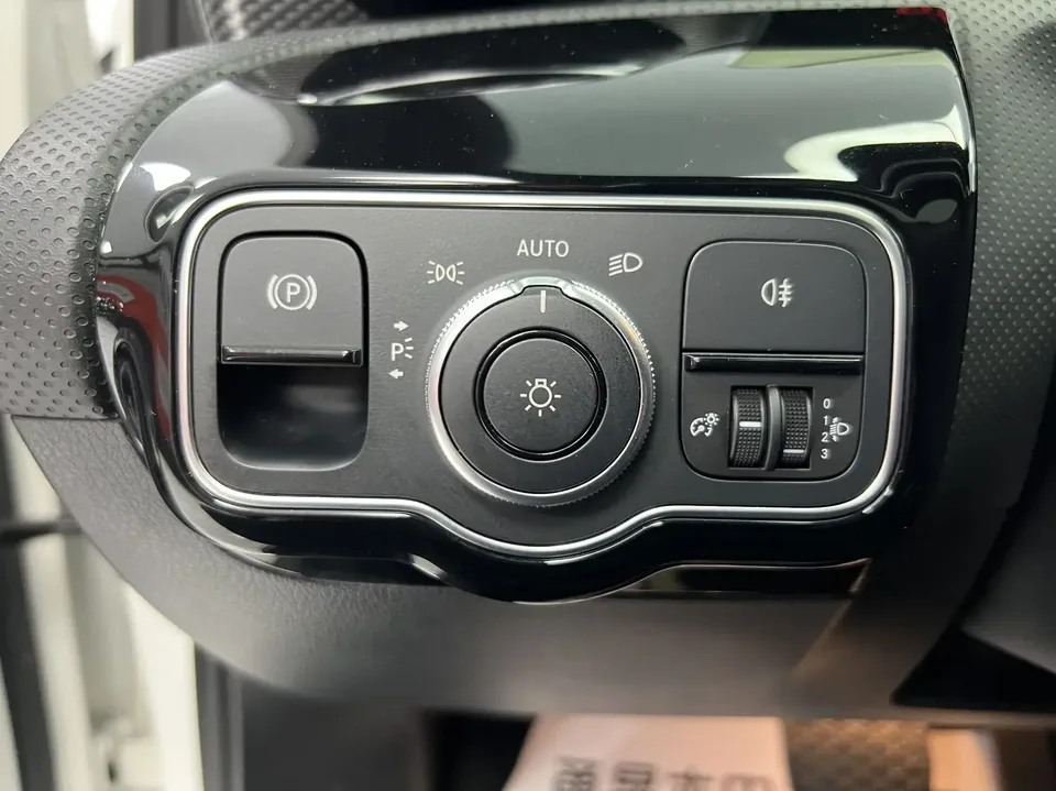 Mercedes-Benz Klasa A Mercedes Benz A Class 2022 A 180 L Sports Sedan 2023 — thumbnail 3