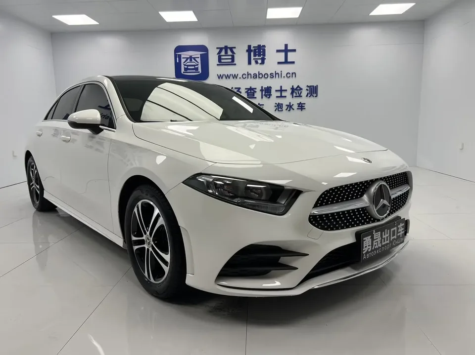 Mercedes-Benz Klasa A Mercedes Benz A Class 2022 A 180 L Sports Sedan 2023 — photo 1, buy with delivery to Moscow