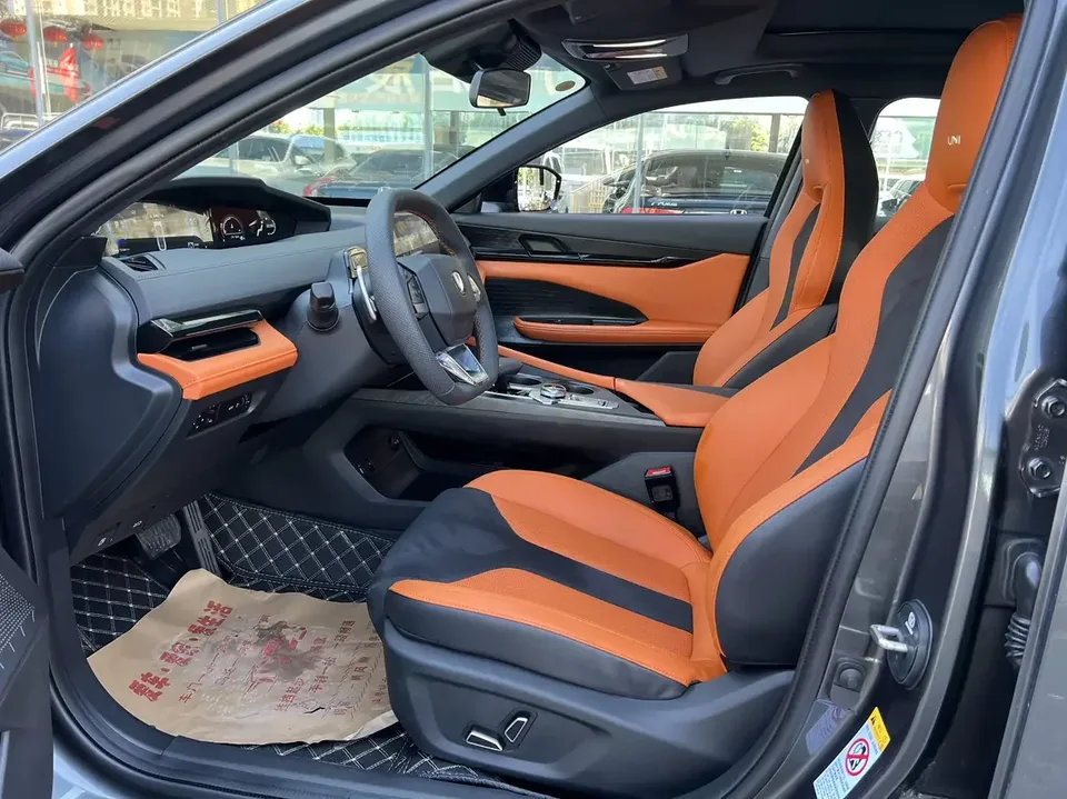 Changan UNI-V Changan UNI-V 2025 1.5T 500Bar High Energy Sports Edition 2025 — thumbnail 4