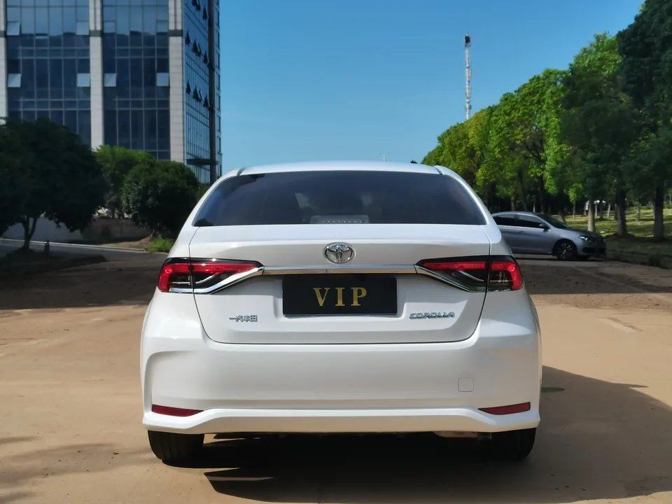 Toyota Corolla Corolla 2021 1.5L CVT Pioneer Edition 2022 — миниатюра 5