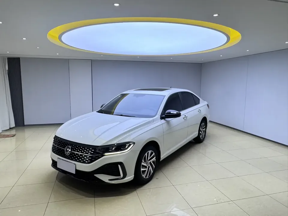 Volkswagen Lavida Lavida 2023 280TSI DSG Starry Sky Edition 2022 — photo 1, buy with delivery to Moscow