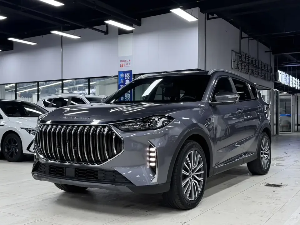 Jetour Jietu X70 PLUS Jietu X70 PLUS 2023 1.5T DCT Brave PLUS 7-seater 2023 — фото 1, купить с доставкой в Москву