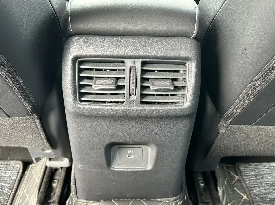 Nissan Sylphy Sylphy 2023 1.6L CVT Enjoy Edition 2024 — thumbnail 3