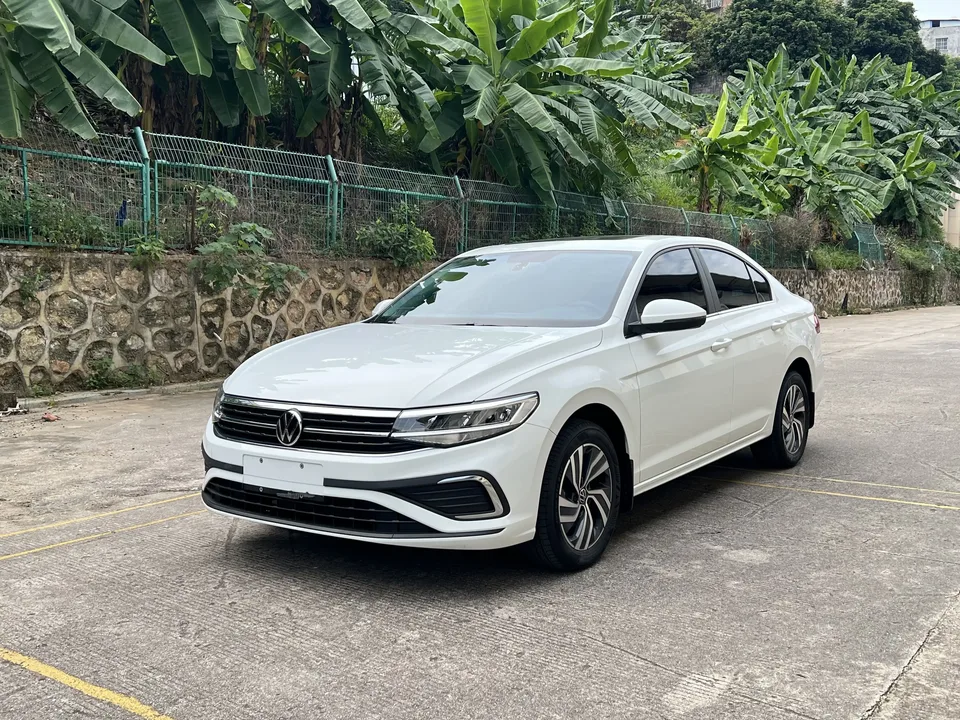 Volkswagen Bora Bora 2025 200TSI DSG Joyride Navigation Edition 2026 — photo 1, buy with delivery to Moscow