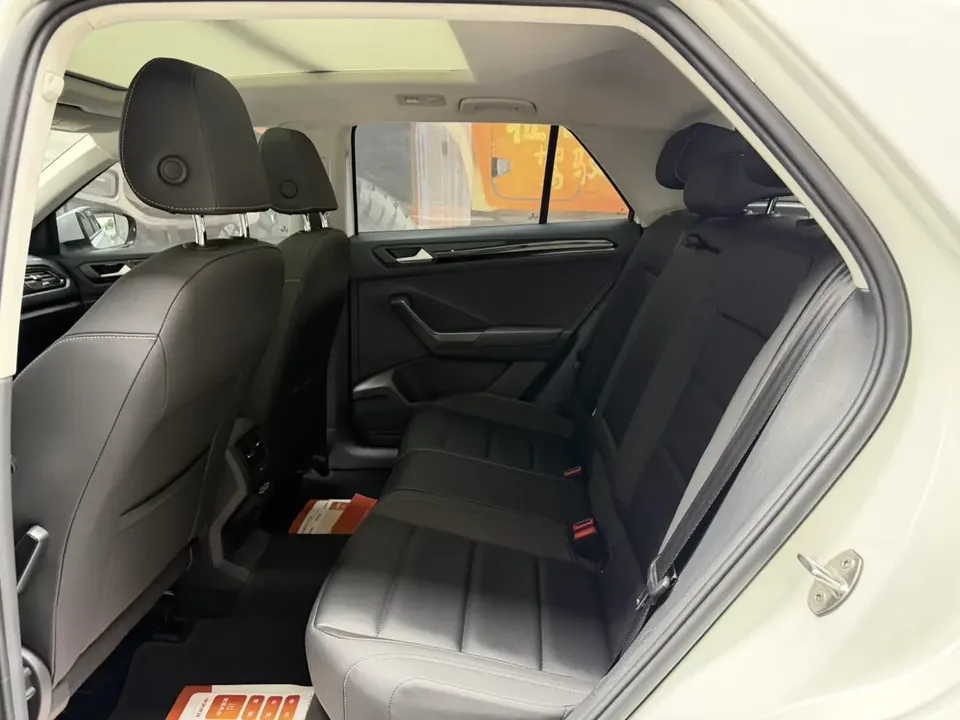 Volkswagen T-Roc TANG 2021 280TSI DSG 2WD Luxury Smart Edition 2022 — thumbnail 3