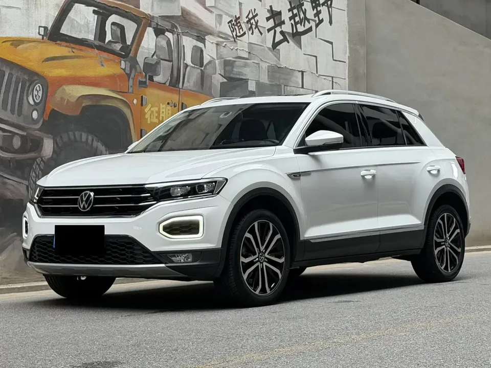 Volkswagen T-Roc TANG 2021 280TSI DSG 2WD Luxury Smart Edition 2022 — photo 1, buy with delivery to Moscow