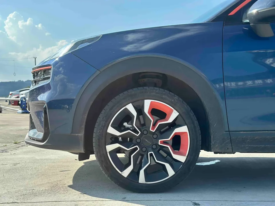 Lynk & Co 06 Lynk & Co 06 2023 Remix 1.5T Halo 2023 — thumbnail 3