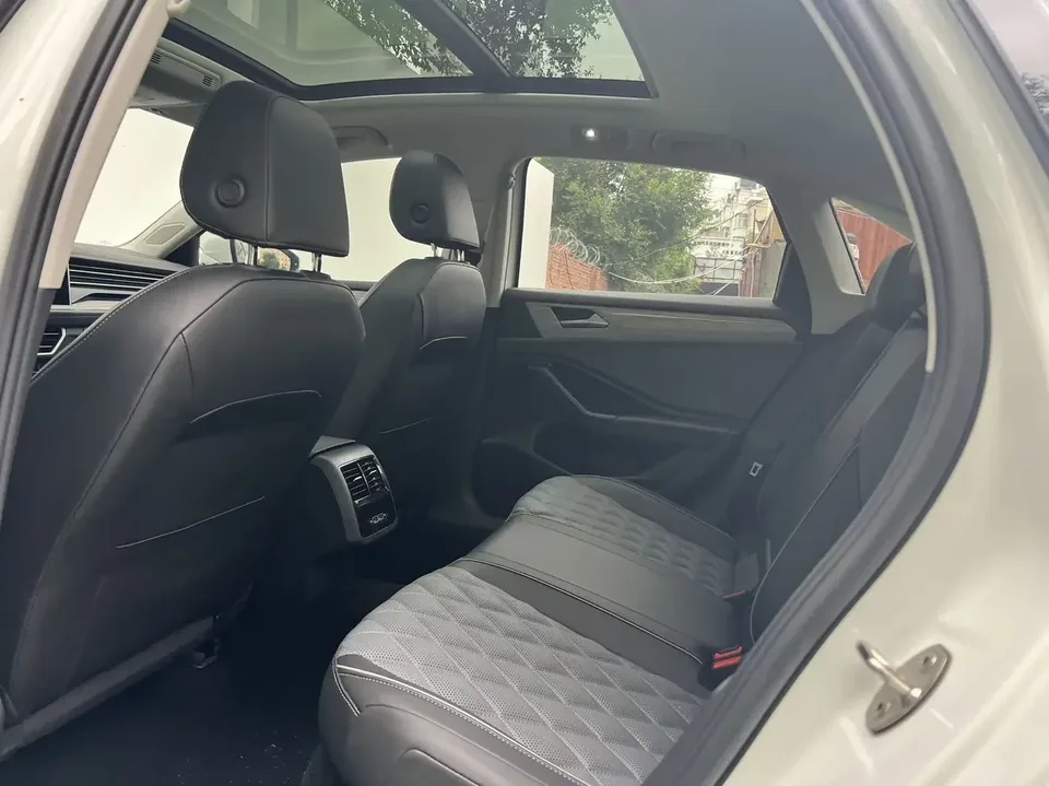 Volkswagen Sagitar Sagitar 2023 280TSI DSG Beyond Edition Plus 2022 — thumbnail 3