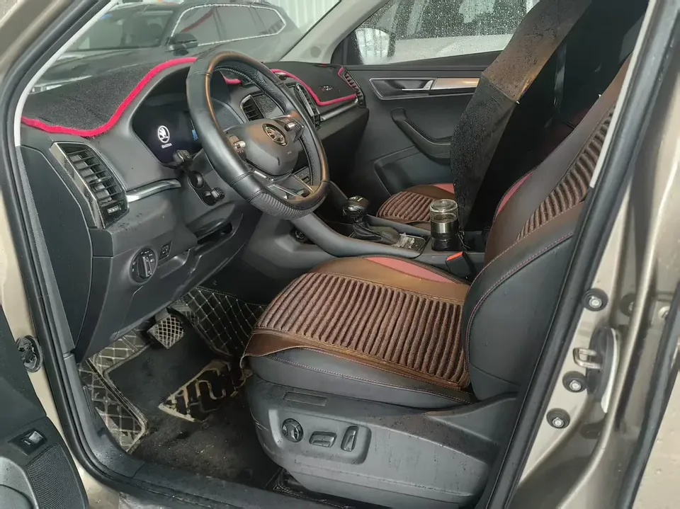 Skoda Karoq Korok 2022 TSI280 Luxury Edition 2023 — thumbnail 5