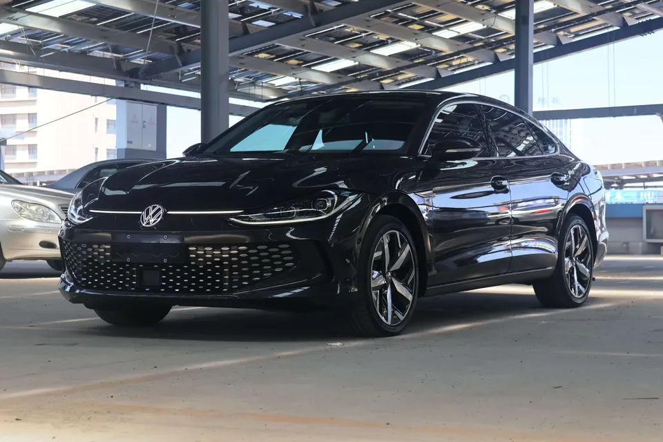 Volkswagen Lamando Lingdu 2022 Lingdu L 280TSI DSG Cool Edition 2022 — photo 1, buy with delivery to Moscow