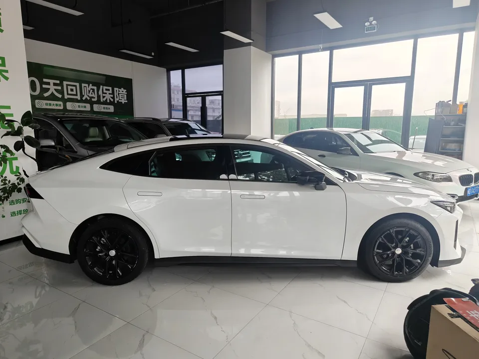 Changan UNI-V Changan UNI-V 2024 1.5T Premium 2024 — thumbnail 2
