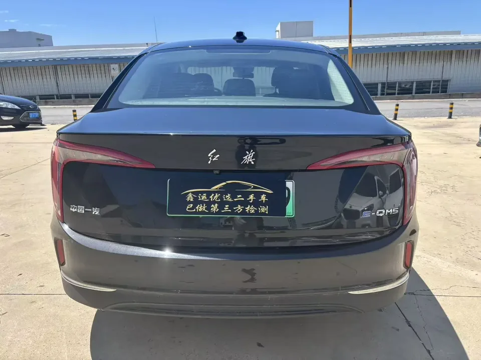 Hongqi E-QM5 Hongqi E-QM5 2022 Charging 431km LeXiang Edition 5-seater 2023 — thumbnail 2