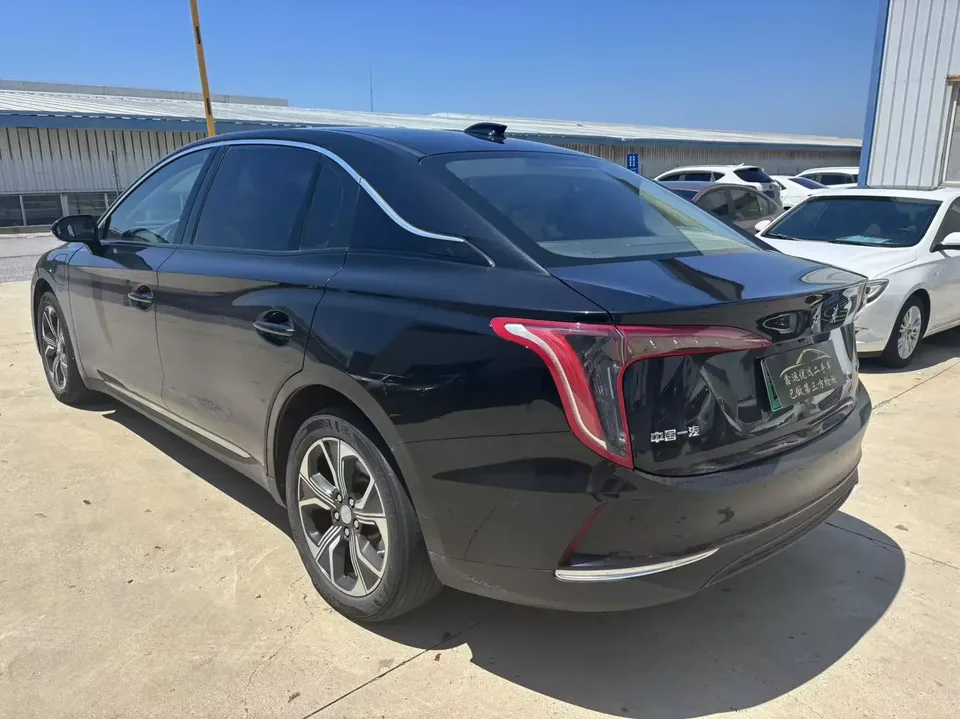 Hongqi E-QM5 Hongqi E-QM5 2022 Charging 431km LeXiang Edition 5-seater 2023 — thumbnail 4