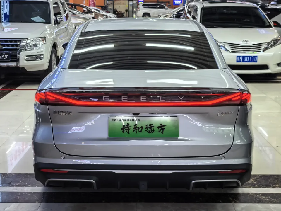 Geely Galaxy L6 Galaxy L6 2025 1.5 EM-i DHT 140KM Exploration+ Edition 2025 — thumbnail 2