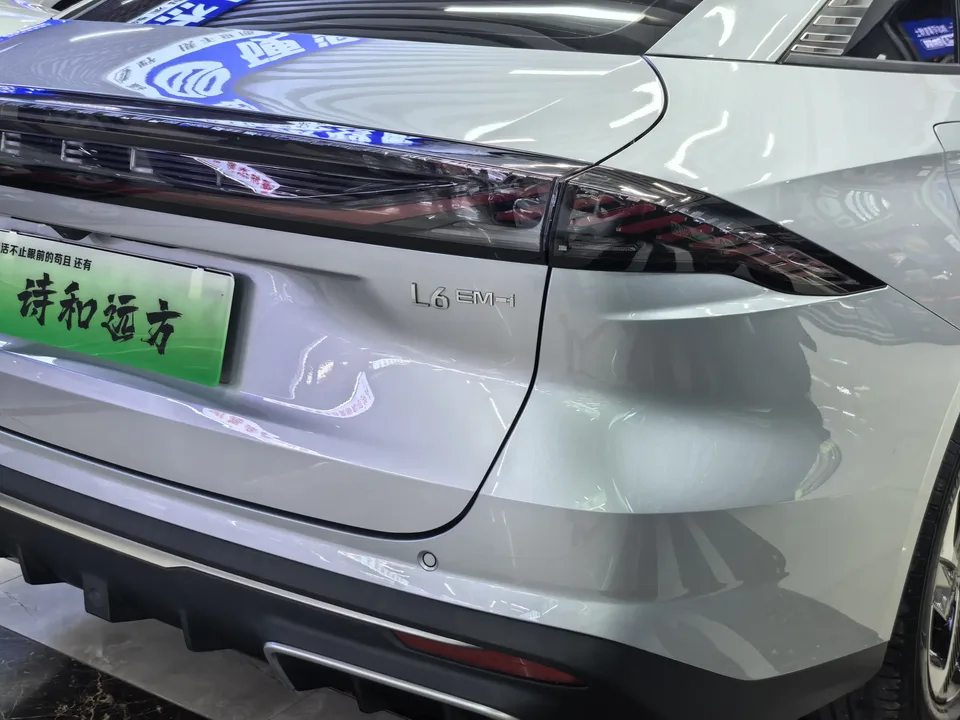 Geely Galaxy L6 Galaxy L6 2025 1.5 EM-i DHT 140KM Exploration+ Edition 2025 — thumbnail 3