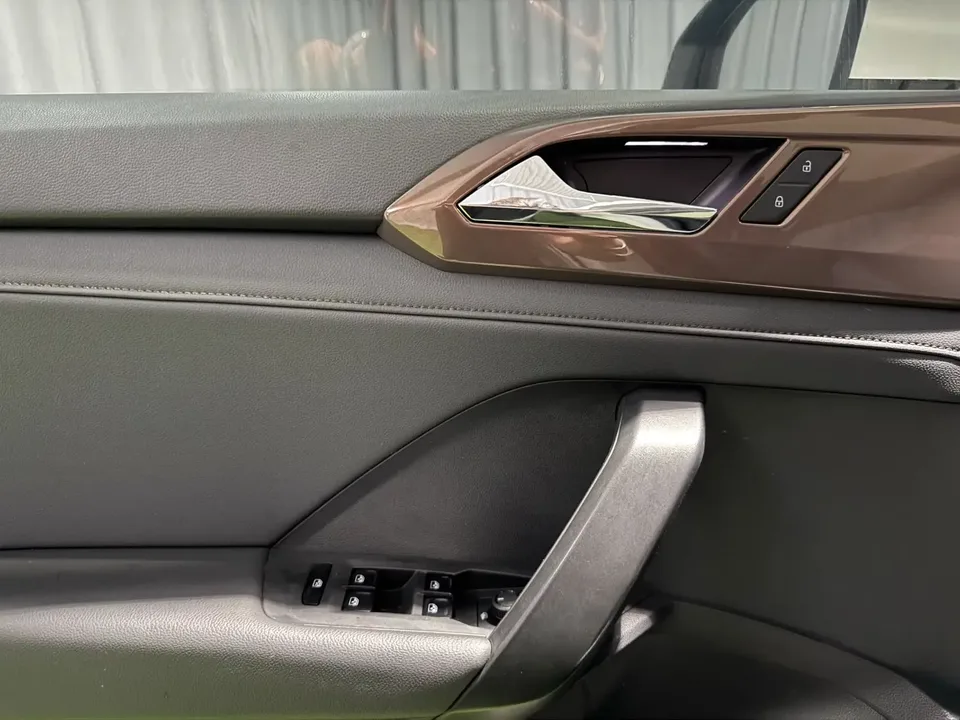 Volkswagen Tharu tuyue 2022 280TSI 2WD Deluxe Edition 2022 — thumbnail 5