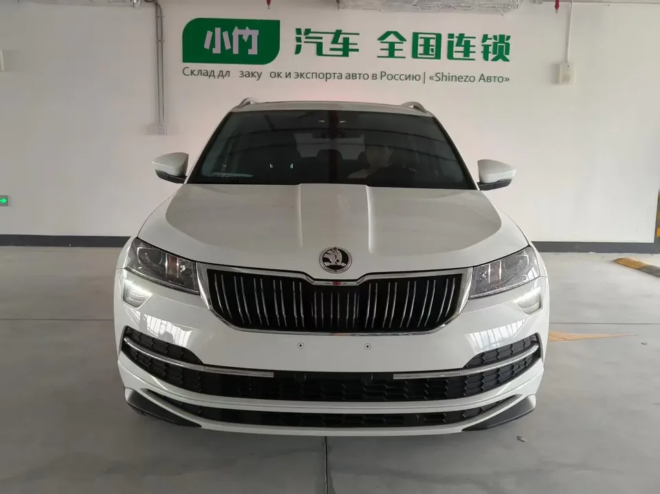 Skoda Karoq Korok 2023 TSI280 Luxury Edition 2023 — photo 1, buy with delivery to Moscow