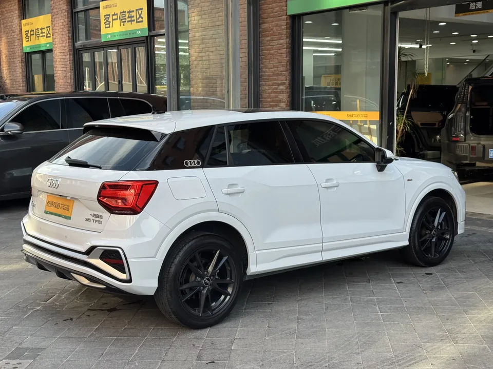Audi Q2L Audi Q2L 2022 35 TFSI Progressive Dynamic 2022 — thumbnail 2