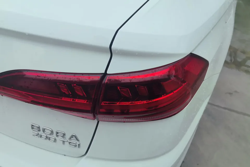 Volkswagen Bora Bora 2023 200TSI DSG Joy Edition 2023 — миниатюра 3