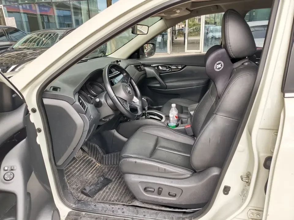 Nissan X-Trail Qijun 2022 2.0L 2WD Smart Link Premium Edition 2022 — thumbnail 5