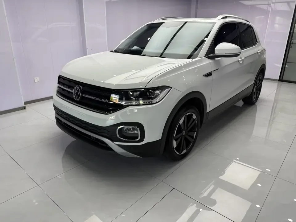 Volkswagen Explore the shadows Explore the shadows 2021 1.5L Automatic Joy-Link Edition 2022 — photo 1, buy with delivery to Moscow