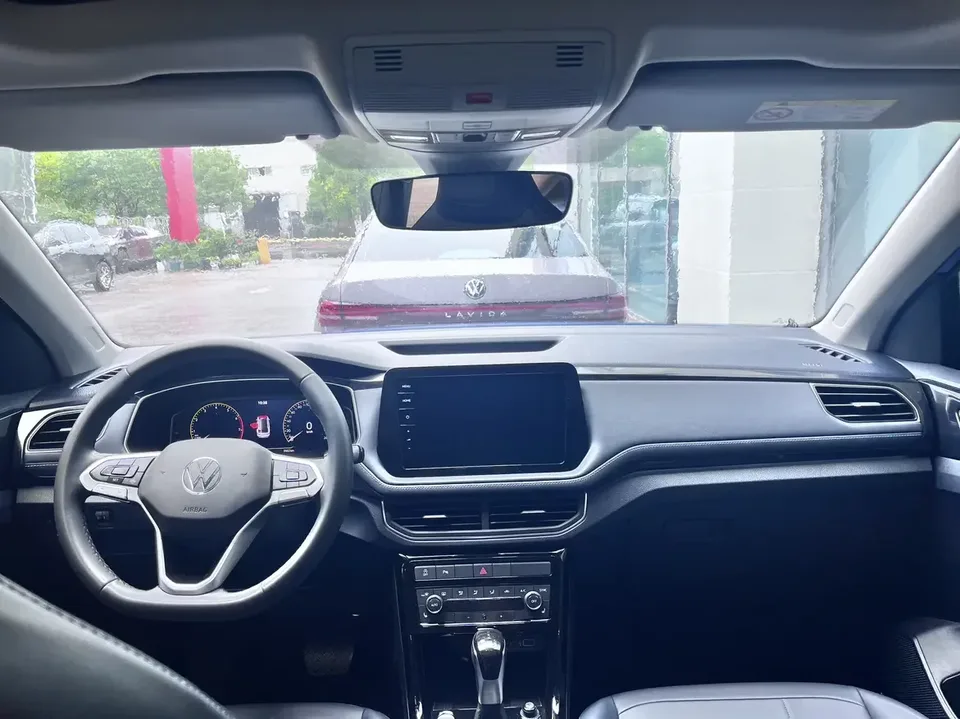 Volkswagen Tharu tuyue 2025 New 300TSI Ruixiang Edition 2025 — thumbnail 2