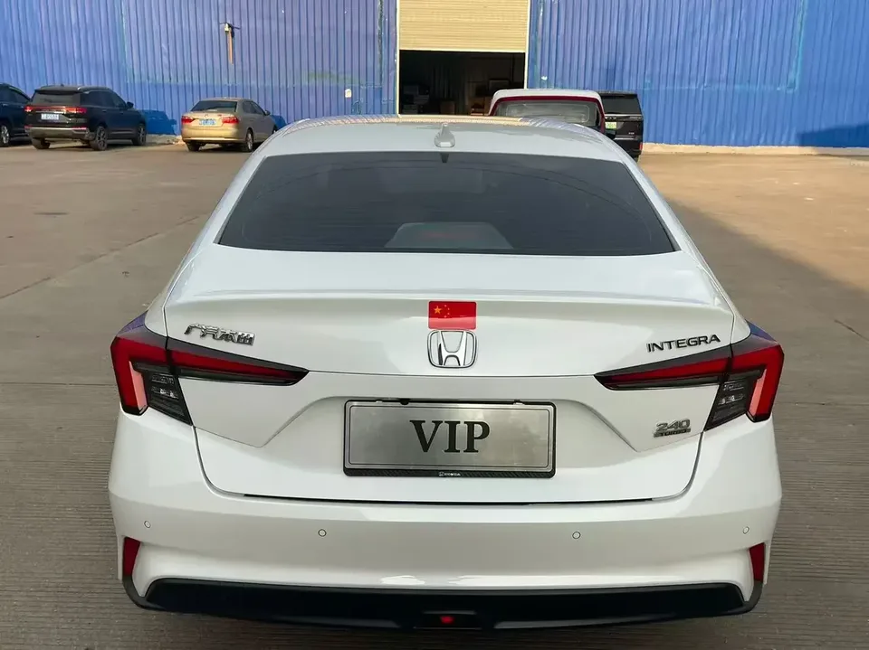 Honda Integra Style 2023 240TURBO CVT Tech Edition 2024 — миниатюра 2