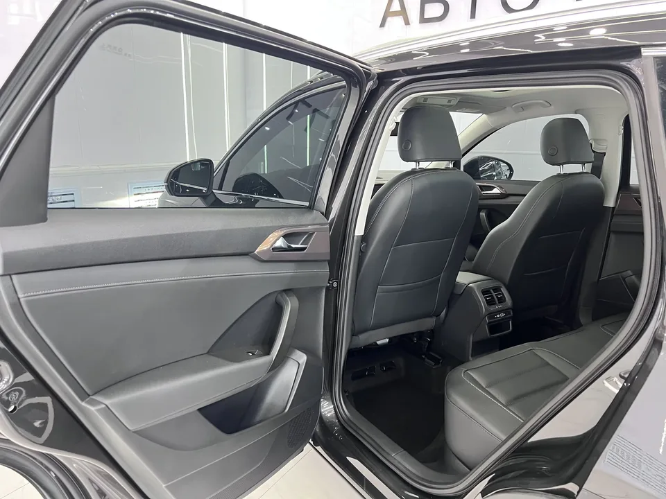 Volkswagen Tharu tuyue 2022 280TSI 2WD Deluxe Edition 2022 — thumbnail 3