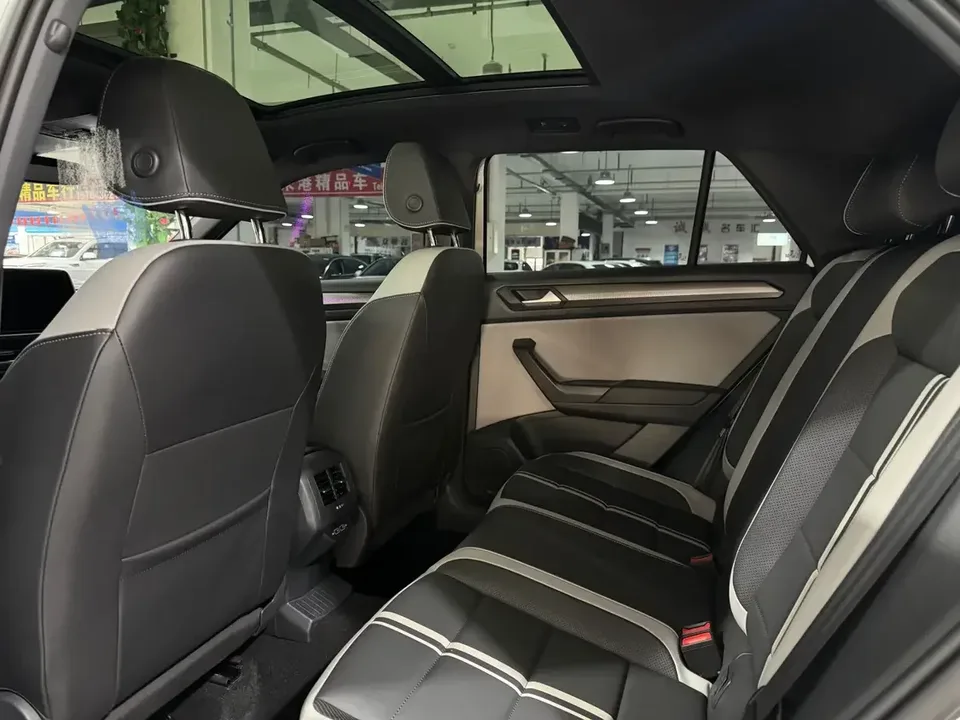 Volkswagen T-Roc TANG 2024 300TSI DSG Chenguang Edition 2024 — thumbnail 3