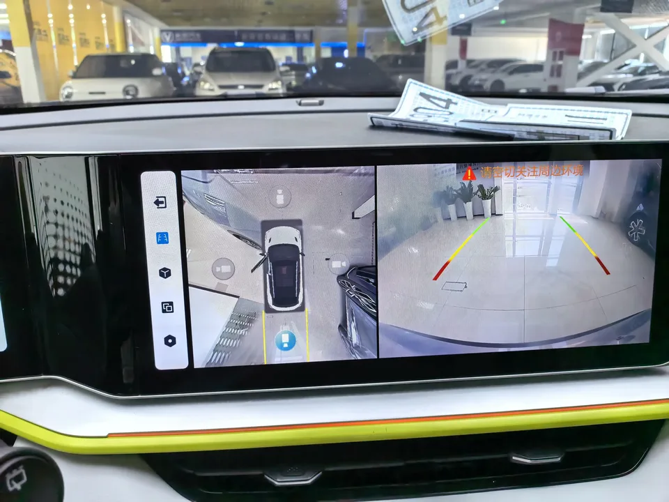 Geely Coolray SX11 Binyue 2022 Binyue COOL 1.5T DCT engine 2022 — thumbnail 3