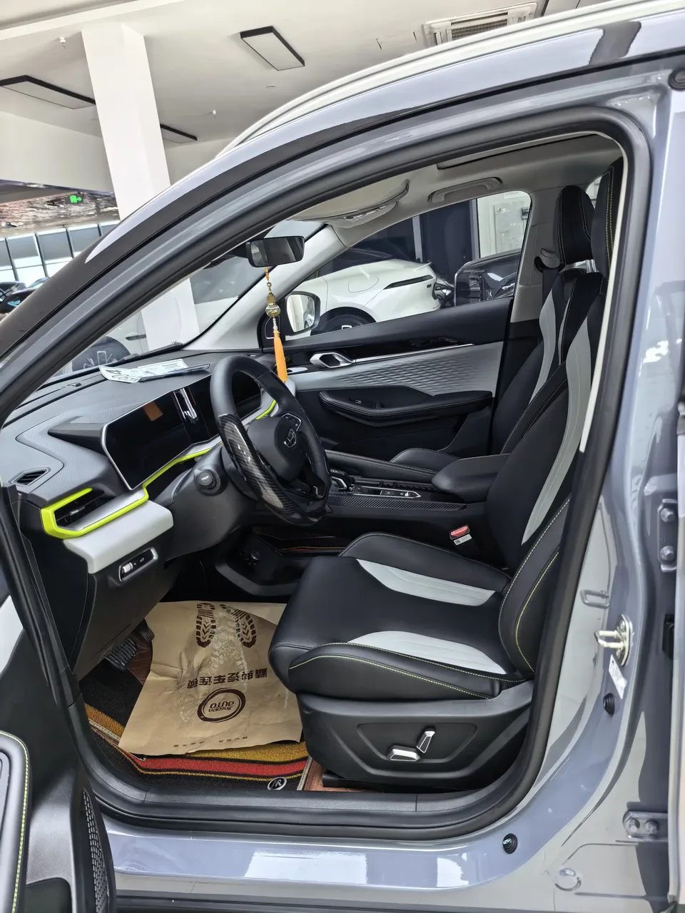 Geely Coolray SX11 Binyue 2022 Binyue COOL 1.5T DCT engine 2022 — thumbnail 4