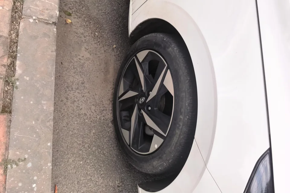 Hyundai Elantra Elantra 2022 1.5L CVT LUX Premium Edition 2023 — thumbnail 2