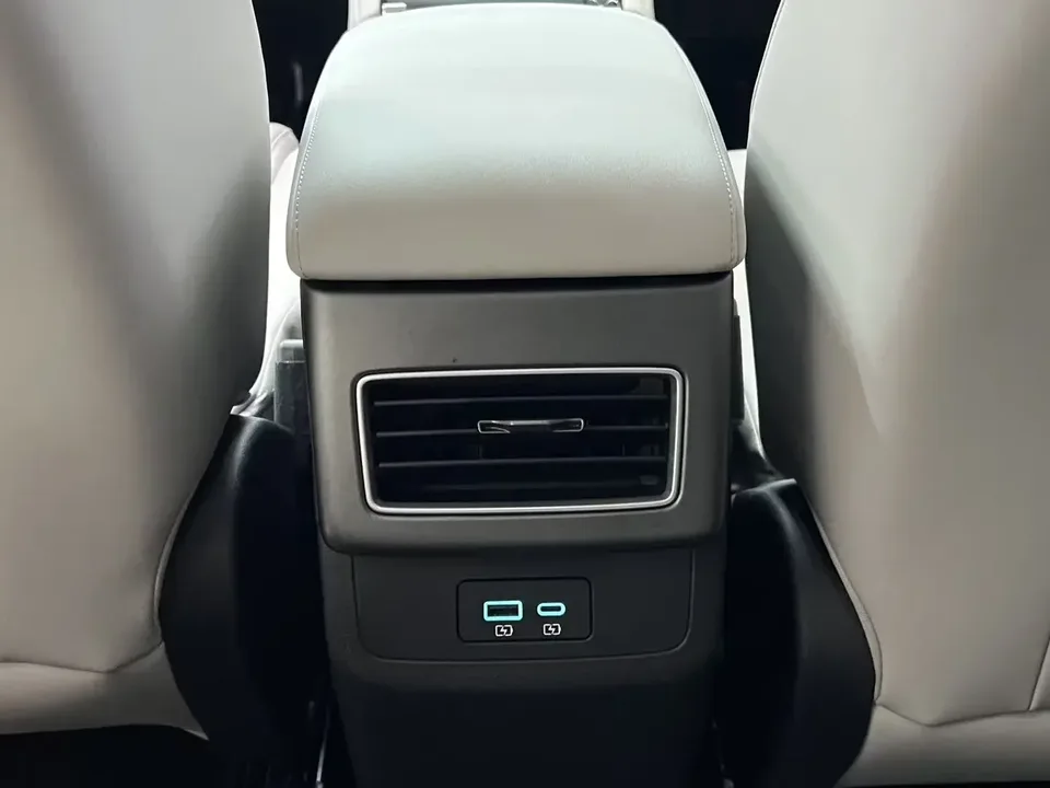 BYD Yuan Up Yuan UP 2025 Smart Driving Edition 401KM Vitality Edition 2025 — thumbnail 3