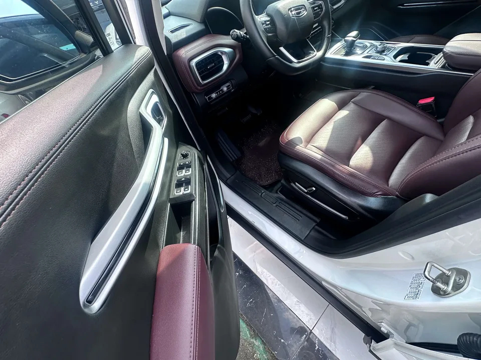 Geely Okavango Haoyue 2022 1.8TD DCT Luxury 2022 — thumbnail 3