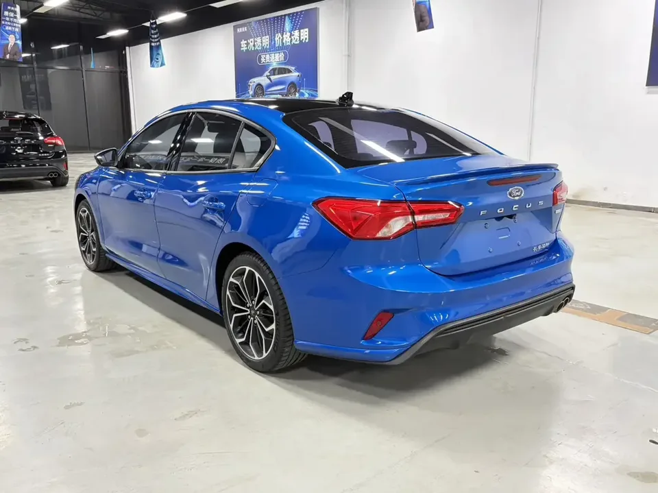 Ford Focus fox 2021 Sedan EcoBoost 180 Automatic ST Line 2022 — thumbnail 2