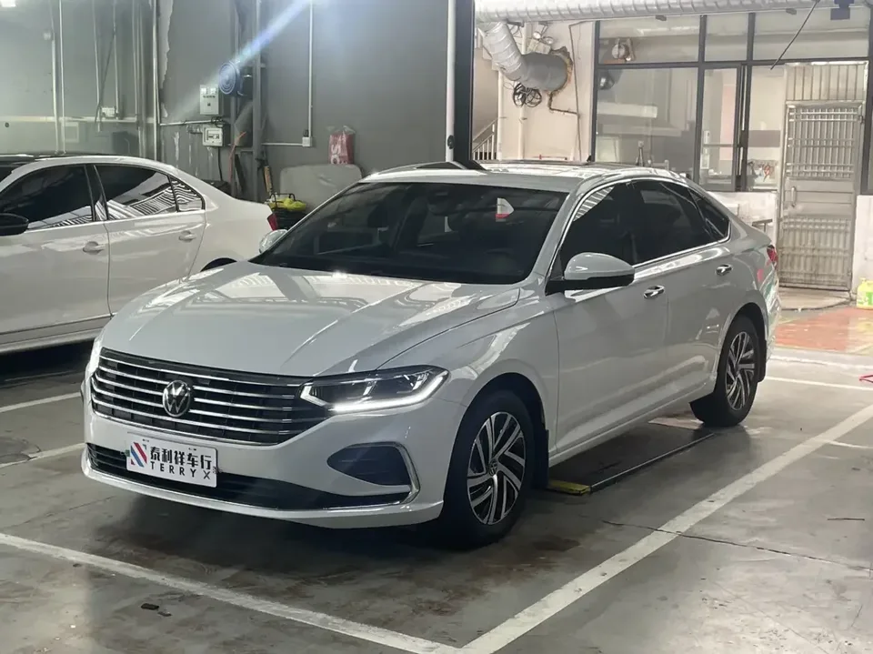 Volkswagen Lavida Lavida 2023 Modified 1.5L Automatic 5 million version 2023 — photo 1, buy with delivery to Moscow
