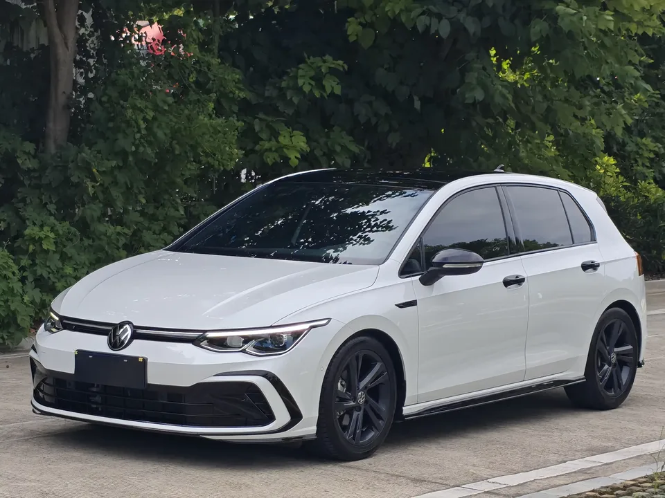 Volkswagen Golf golf 2023 280TSI DSG R-Line Lite 2023 — photo 1, buy with delivery to Moscow