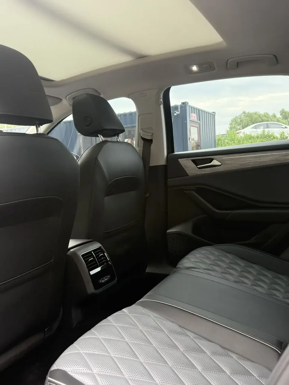 Volkswagen Sagitar Sagitar 2023 280TSI DSG Beyond Edition 2022 — thumbnail 3