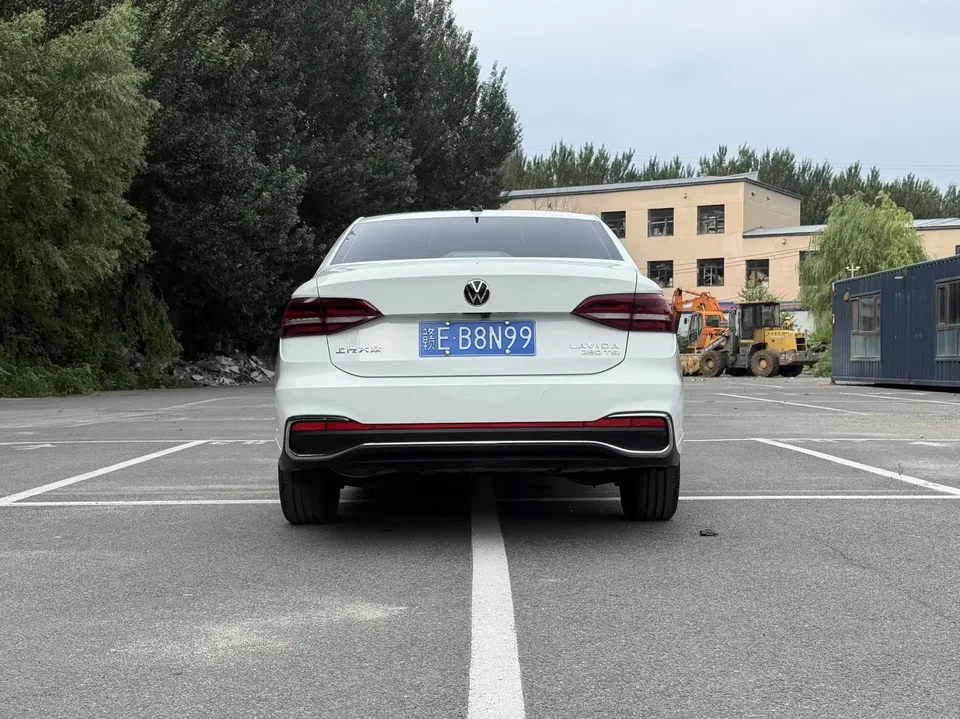 Volkswagen Lavida Lavida 2023 280TSI DSG Full Elegance Edition 2022 — thumbnail 2