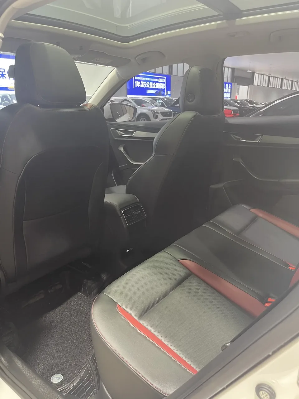 Skoda Karoq Korok 2022 TSI280 Luxury Edition 2022 — thumbnail 3