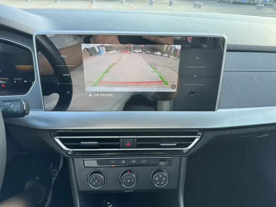 Volkswagen Lavida Lavida 2023 1.5L Automatic Fully Edition 2022 — thumbnail 3