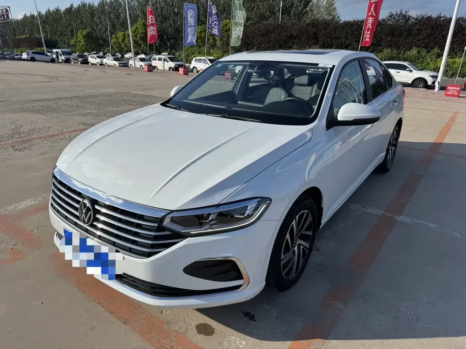 Volkswagen Lavida Lavida 2023 1.5L Automatic Fully Edition 2022 — фото 1, купить с доставкой в Москву